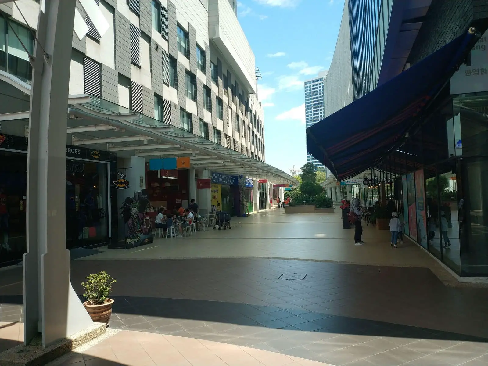 Puteri Harbour - Shopping Mall, Food, Marina, Cafe & Bar, JB Malaysia